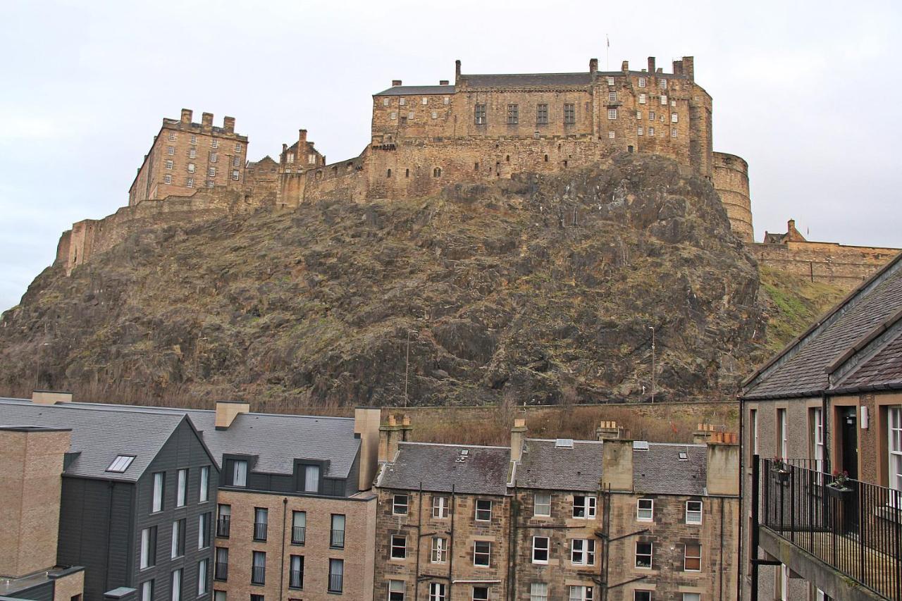 Cosy Castle Apartment Edinburgh Bagian luar foto